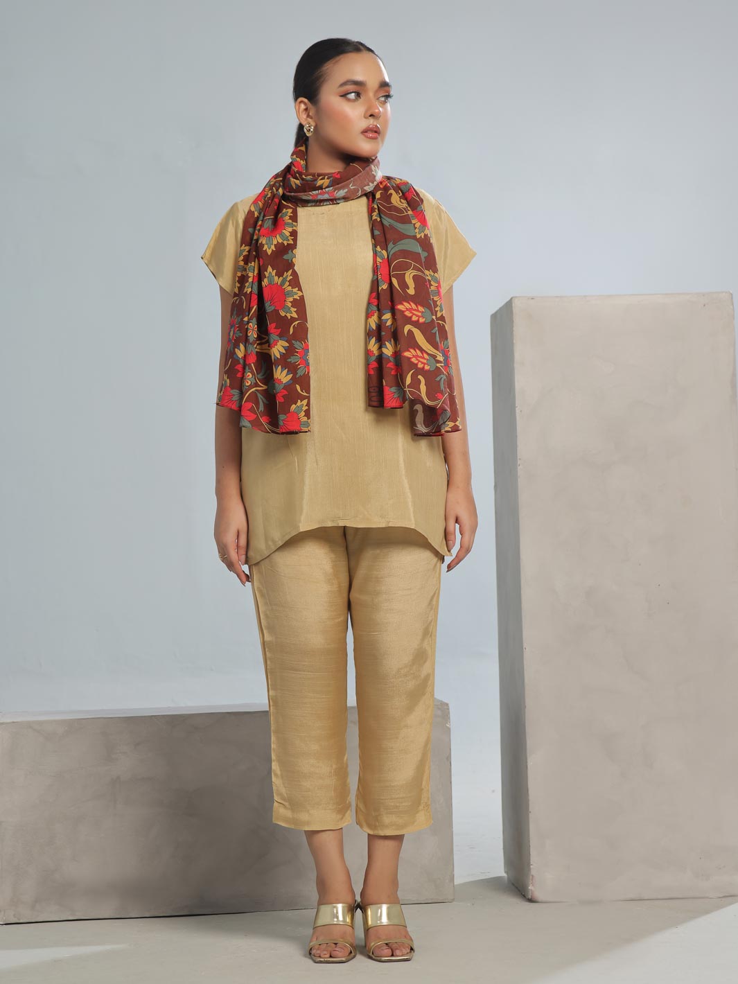 Kiari Lawn Stole