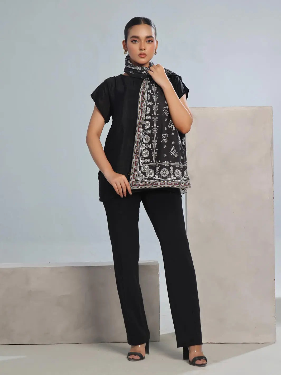 Rounaq Lawn Stole