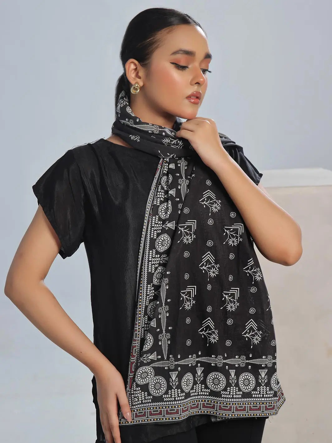 Rounaq Lawn Stole