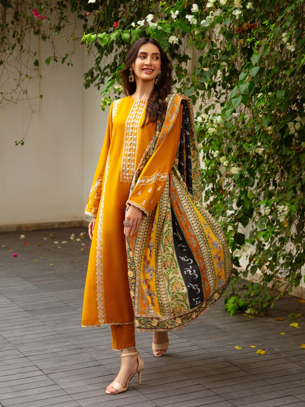 Phool Stripe Voile Dupatta (Mustered)