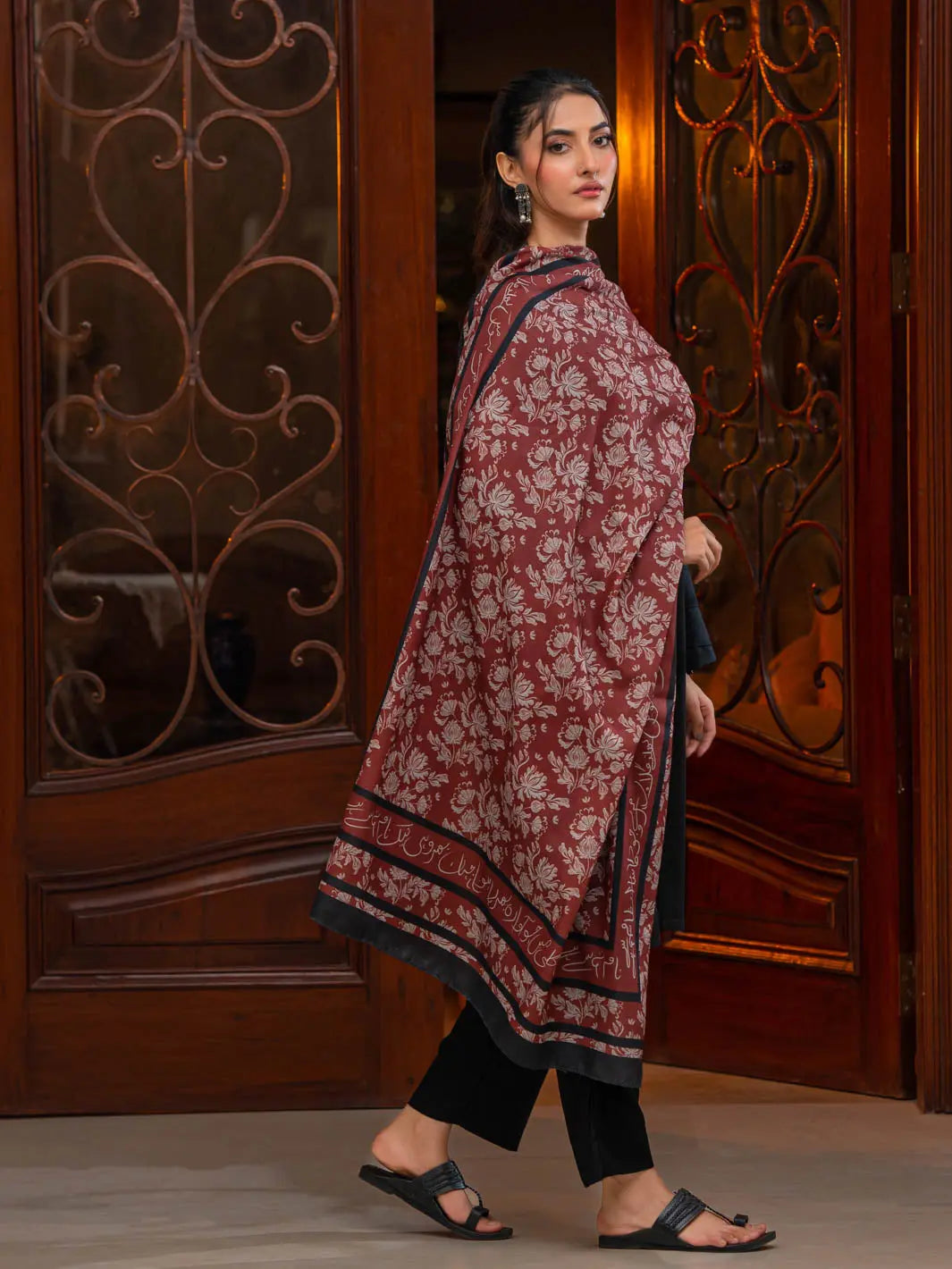 Chahat Odhni (Brown)