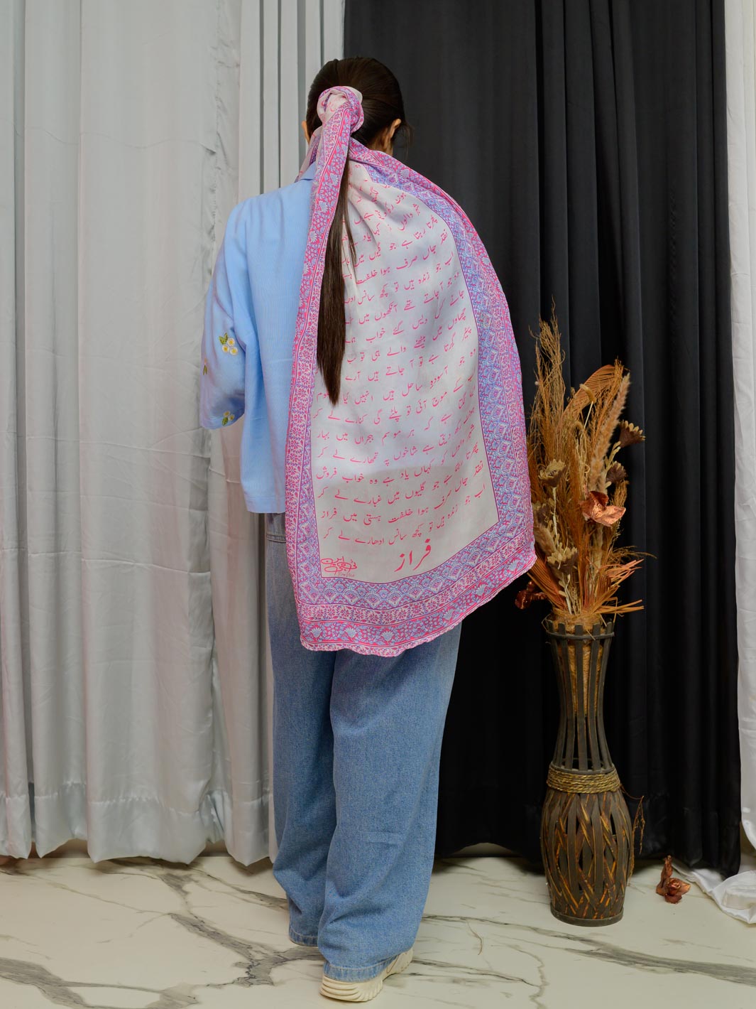 Vase e Faraz Stole (Pink)